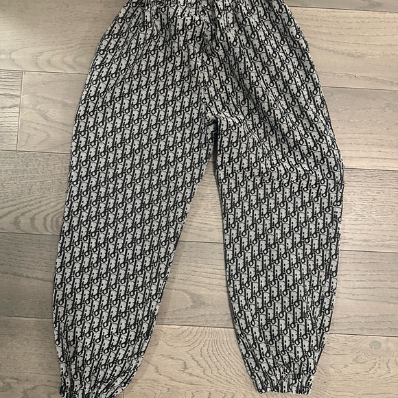 Matching set - Picture 3 of 3